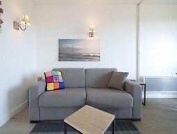 Four-person Retreat Near the Beach