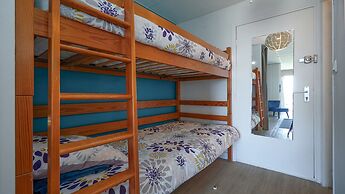 Four-person Retreat Near the Beach