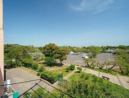 Four-person Retreat Near the Beach