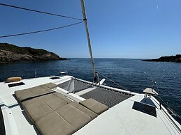 Catamaran EDEN