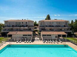 AC Apartment With Pool View for 4