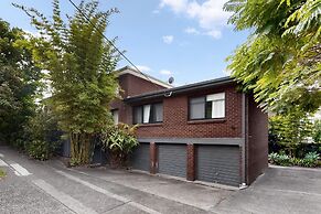 Beachside 1-bed Retreat With Parking Cronulla