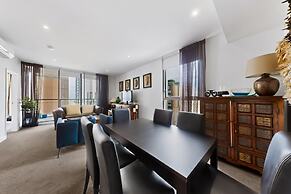 Skyline 2BR Apt Near Metro Ryde