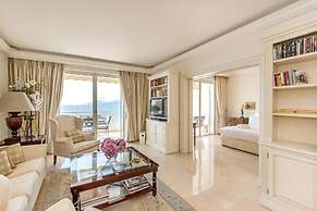 Buckingham and Lloyds - Cannes