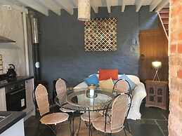 Cottage Sleeps 4 With Wifi