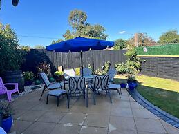 Tranquil Solihull Retreat - 3 Bedroom House