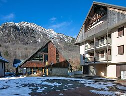 Mountain Lodging With Private Balcony