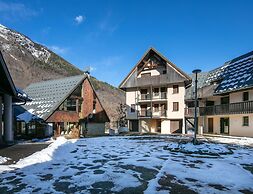 Mountain Lodging With Private Balcony