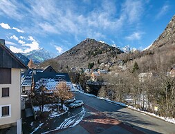 Mountain Lodging With Private Balcony