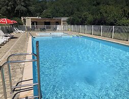 Lake View Miremont Apartment for 5
