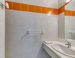 Lake View Miremont Apartment for 5