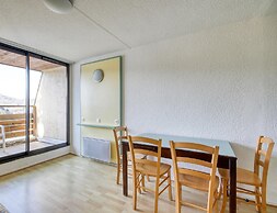 Lake View Miremont Apartment for 5