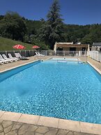 Lake View Miremont Apartment for 5