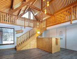 Spacious Group Accommodation in the Valley