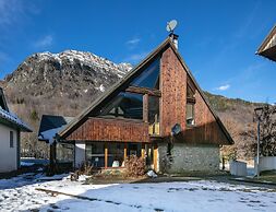 Spacious Group Accommodation in the Valley