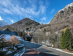 Spacious Group Accommodation in the Valley