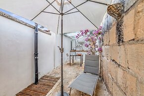 Martano Jacuzzi Suite w/ Terrace & BBQ