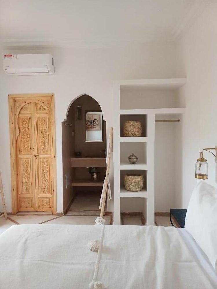 Riad DabaKech