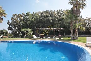 TD Trulli Bruco Large Pool for Family Fun