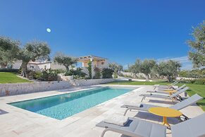 TD Trulli Lorusso Design Luxury Trulli With Pool