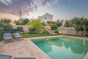 TD Torretta San Procopio Stone House With Pool