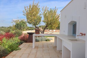 TD Lamiamola Stylish Trulli & Lamie With Pool
