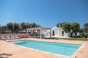 TD Lamiamola Stylish Trulli & Lamie With Pool