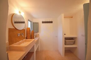 TD Trulli Chiara Tastefully Decorated With Pool