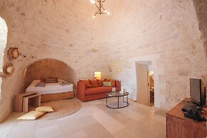 TD Trulli Chiara Tastefully Decorated With Pool