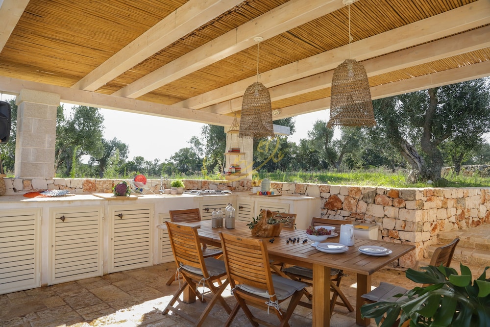 TD Trulli di Carole Renovated Trulli With Pool