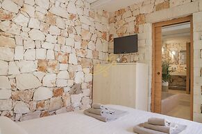 TD Trulli di Carole Renovated Trulli With Pool