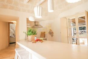 TD Trulli di Carole Renovated Trulli With Pool