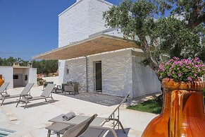 TD Casa Lulù Panoramic Pool Over Med/scrub