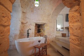TD Trullo Titiro Vineyard, Wine Cellar & Pool