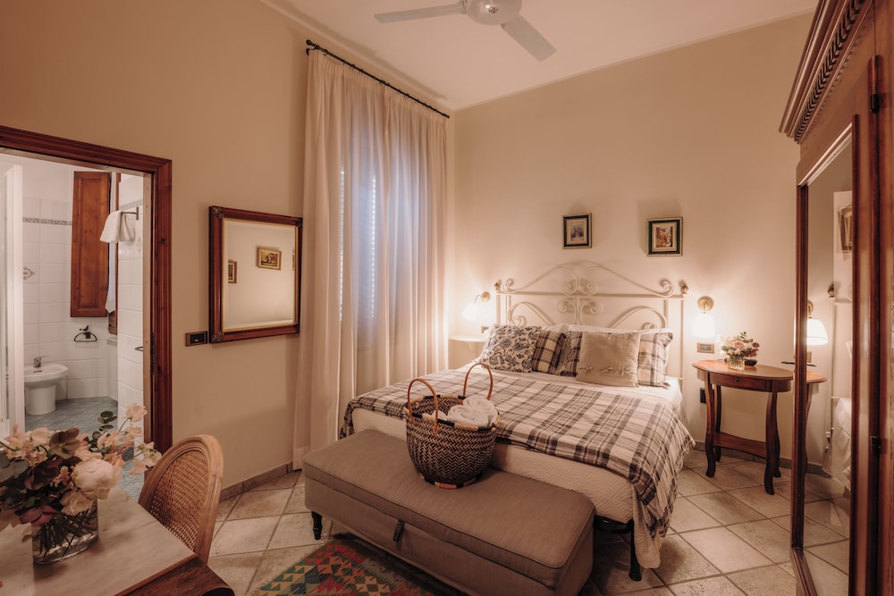 Boutique Hotel Fox's Inn