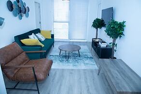 2br(en-suite/ Sleeps 4 With Private Parking