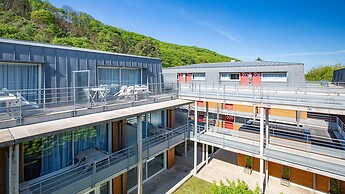 Coastal Apartment Stay for 4