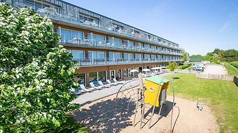 Coastal Apartment Stay for 4