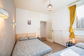Large Antwerp City Center Apartments2bbkns