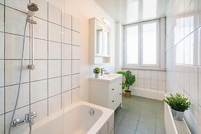 Large Antwerp City Center Apartments2bbkns