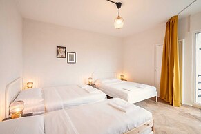 Spacious 2BR Stay Near Central Station