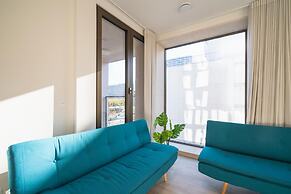 Spacious City Retreat With Balcony