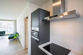 Spacious City Retreat With Balcony