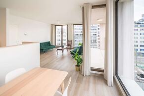Spacious City Retreat With Balcony