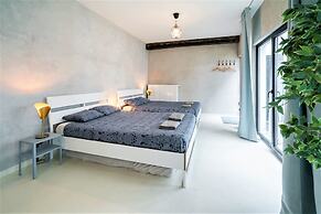 Antwerp Central 1br/7p Apartment