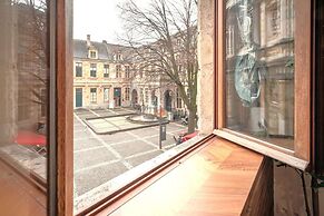 Apartment for 6 With Antwerp City Views
