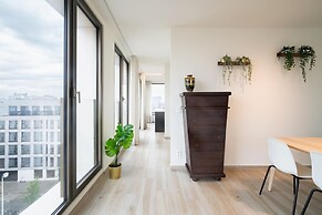 Premium City Retreat With Balcony for 12