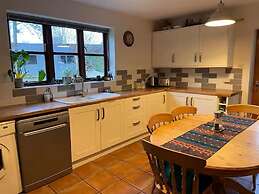 Peak District - Parking - Garden - Bbq - Sleeps 8