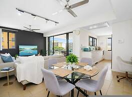 Zen Bayside Seaview - Balcony - Shared Pool