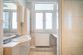 Large Antwerp City Center Apartments3bbns